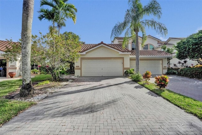 Building Photo - 652 W Palm Aire Dr