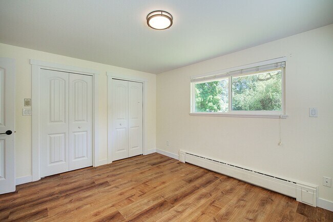 Building Photo - 3bd/2ba Issaquah House