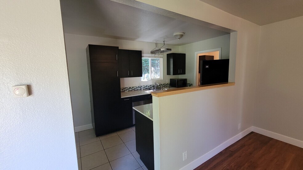 Building Photo - 3116 San Carlos Way