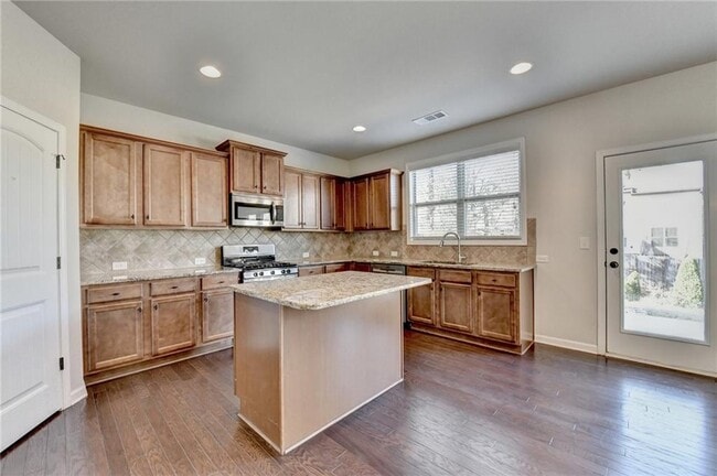 Building Photo - 4810 Haysboro Way