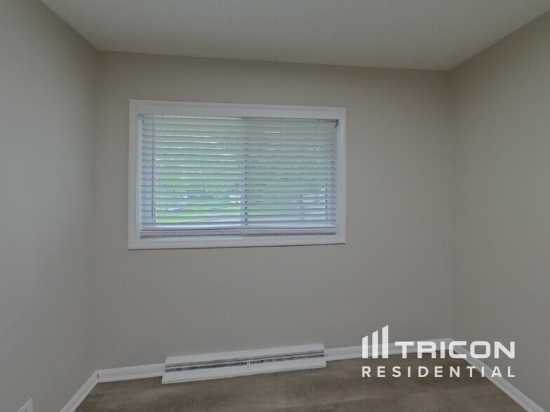 Building Photo - 3607 Robinwood Terrace