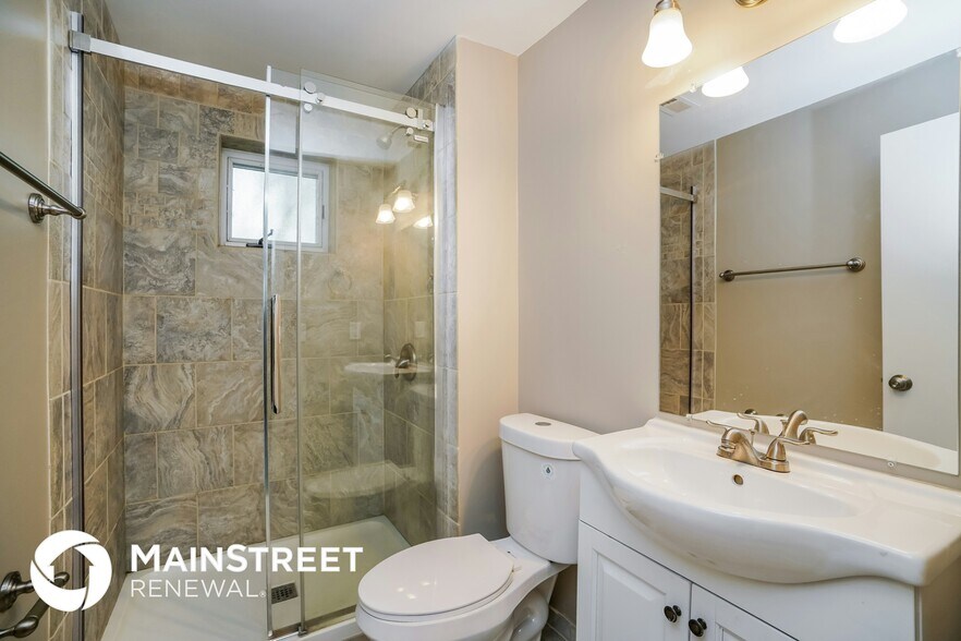 Building Photo - 171 Parkview Dr