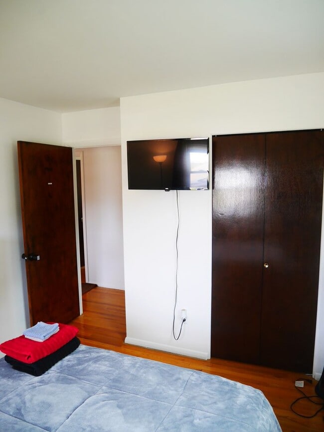 Building Photo - Charming 3-Bedroom Single Family Home with...