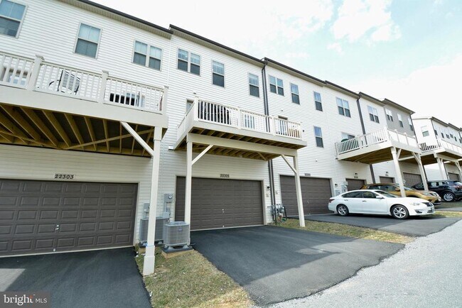 Building Photo - 22305 Broadway Ave