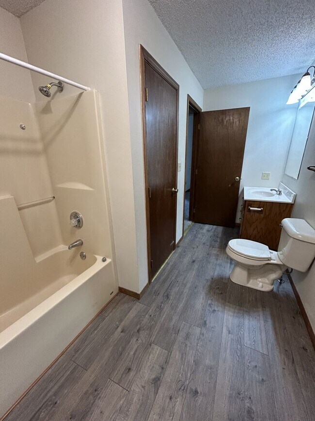 Building Photo - 7097 SE 66th Terrace