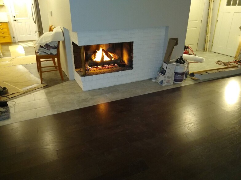 Living Room Gas Fireplace - 3905 Almira Dr