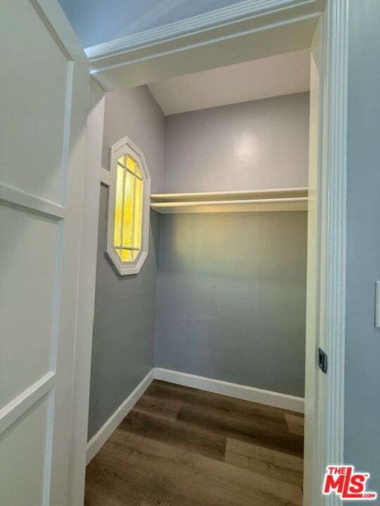 Building Photo - 2830 W 3rd St