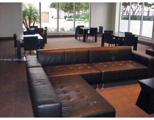 Building Photo - 1050 Brickell Ave