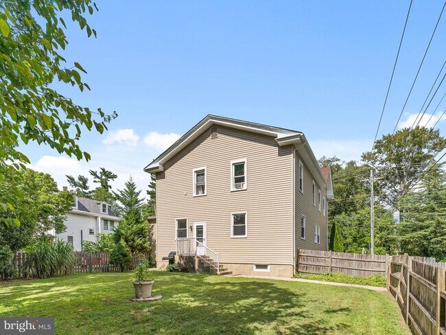 Building Photo - 13 Haddon Ave