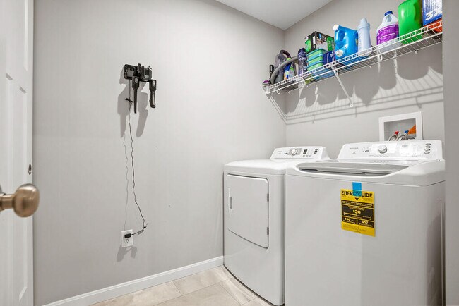 Building Photo - 2459 Bella Rdg