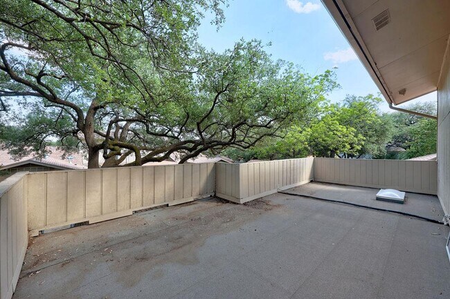 Building Photo - 8102 East Ct