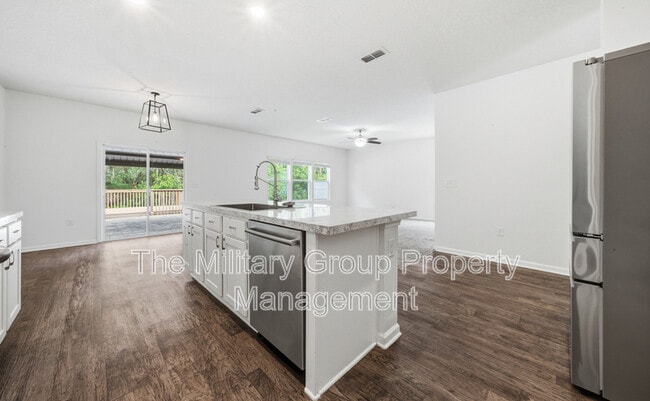 Building Photo - 7814 Meadow Walk Ln