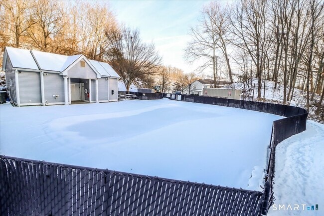 Building Photo - 2004 Eaton Ct