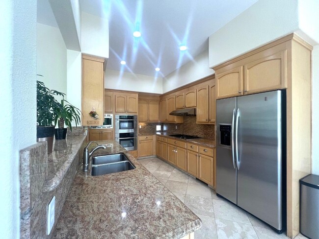 Building Photo - 6041 Assisi Ct