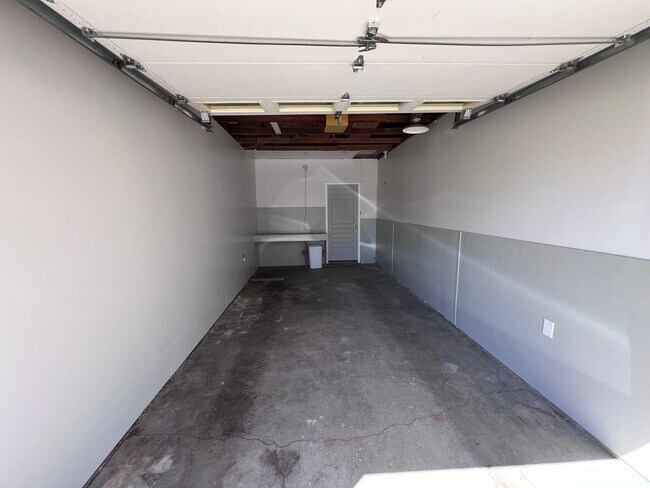Building Photo - Immaculate renovated Mid Century with all ...