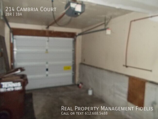 Building Photo - 2 Bedroom, 1 Bathroom Townhome in Woodbury