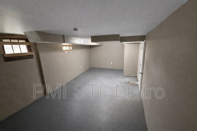 Building Photo - 7008 Paisley Dr