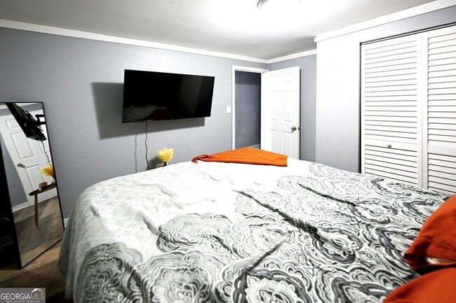 Building Photo - 539 Paines Ave NW