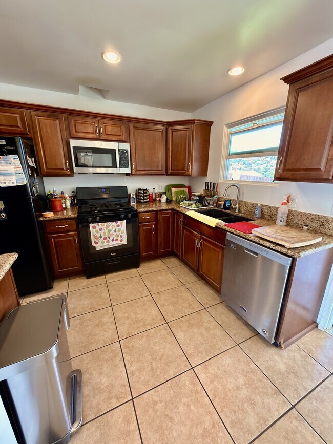 Building Photo - 5265 Bocaw Pl