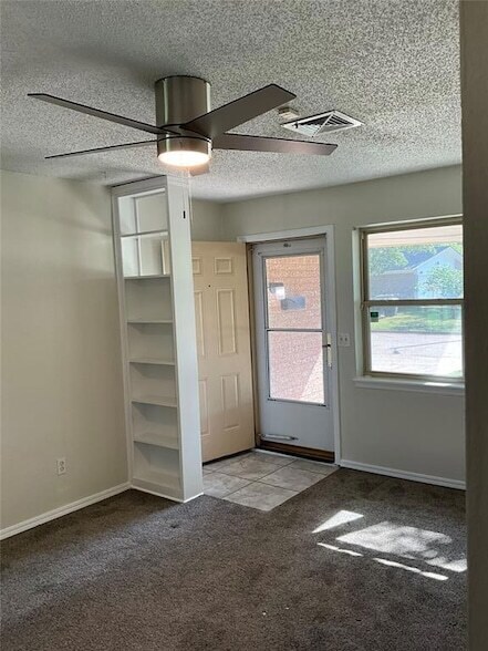 Building Photo - 4313 Suntane Rd