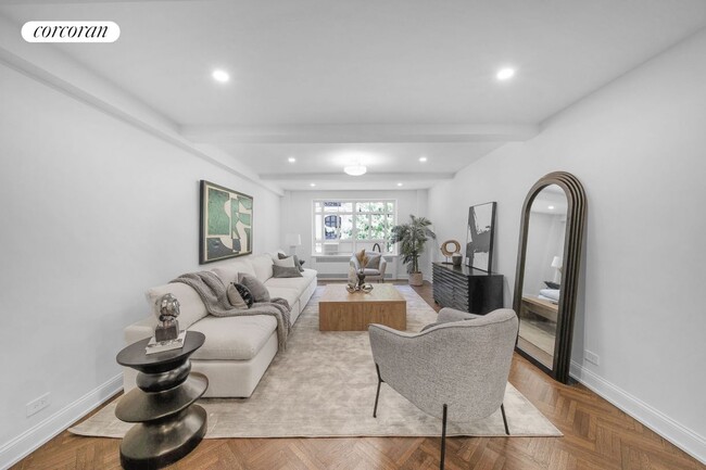 Primary Photo - 44 E 67th St