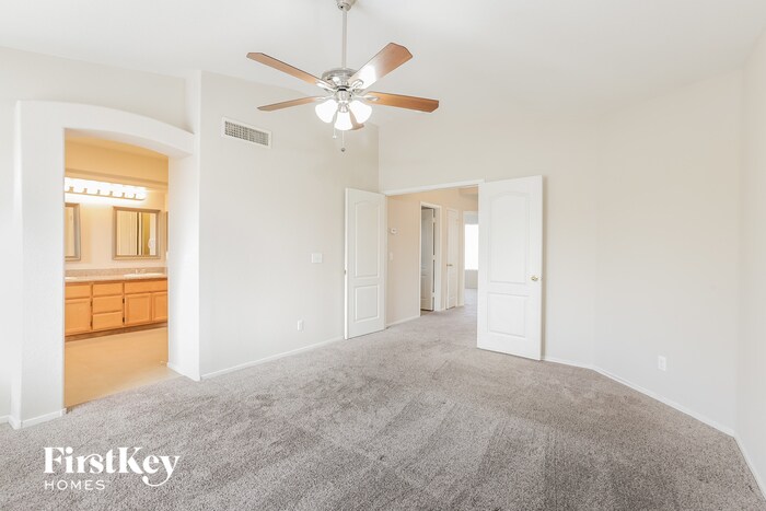 Building Photo - 8600 Danza Del Sol Dr