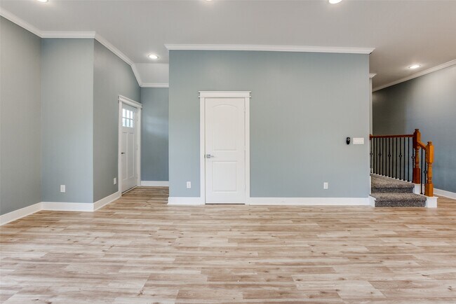Building Photo - 4927 E Ridge Creek Dr