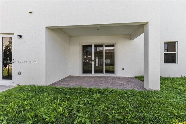 Building Photo - 12237 Green Oak Dr