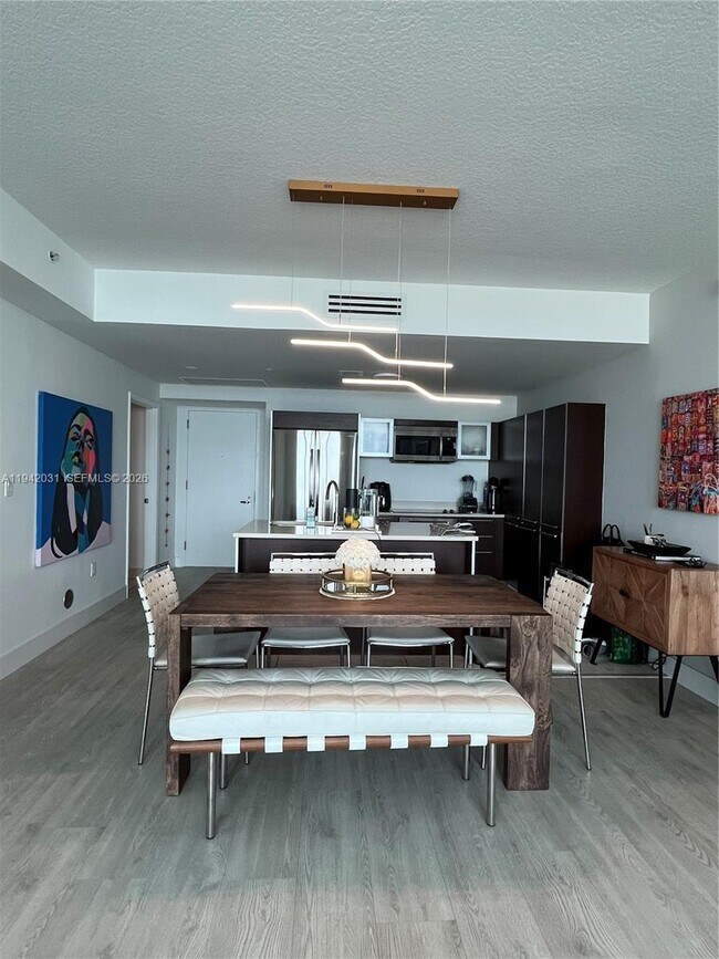 Building Photo - 1900 N Bayshore Dr