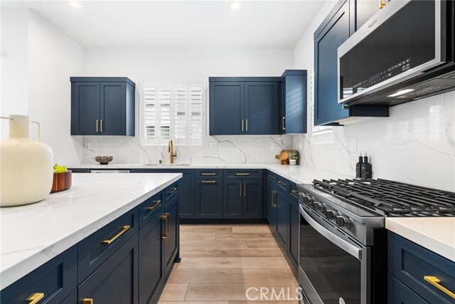 Building Photo - 1323 W Cara Dr