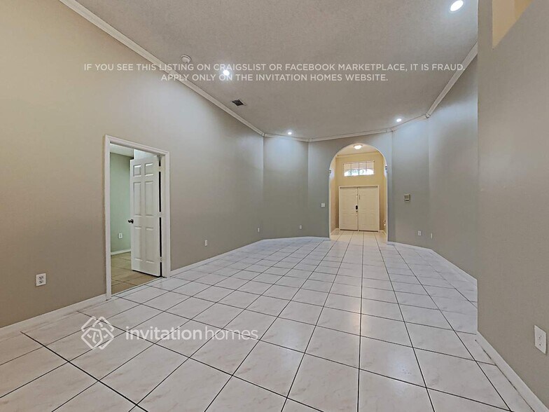 Building Photo - 9155 SW 166th Pl