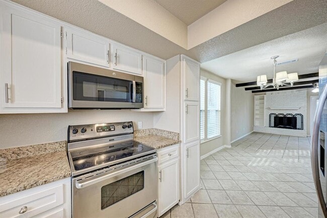 Building Photo - 1502 Sagebrush Dr