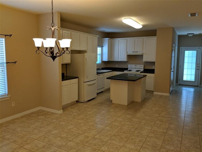 Building Photo - 21111 Sweet River Ln
