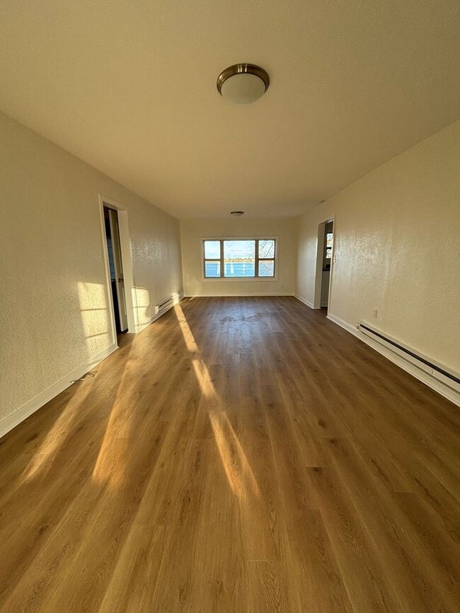 Building Photo - Cozy Lakefront Home w/Private Dock