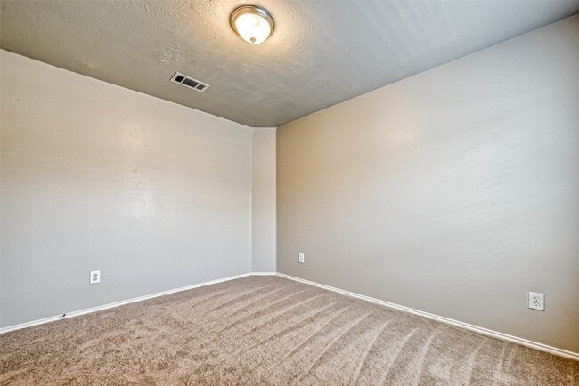 Building Photo - 758 Brushy Glen Dr