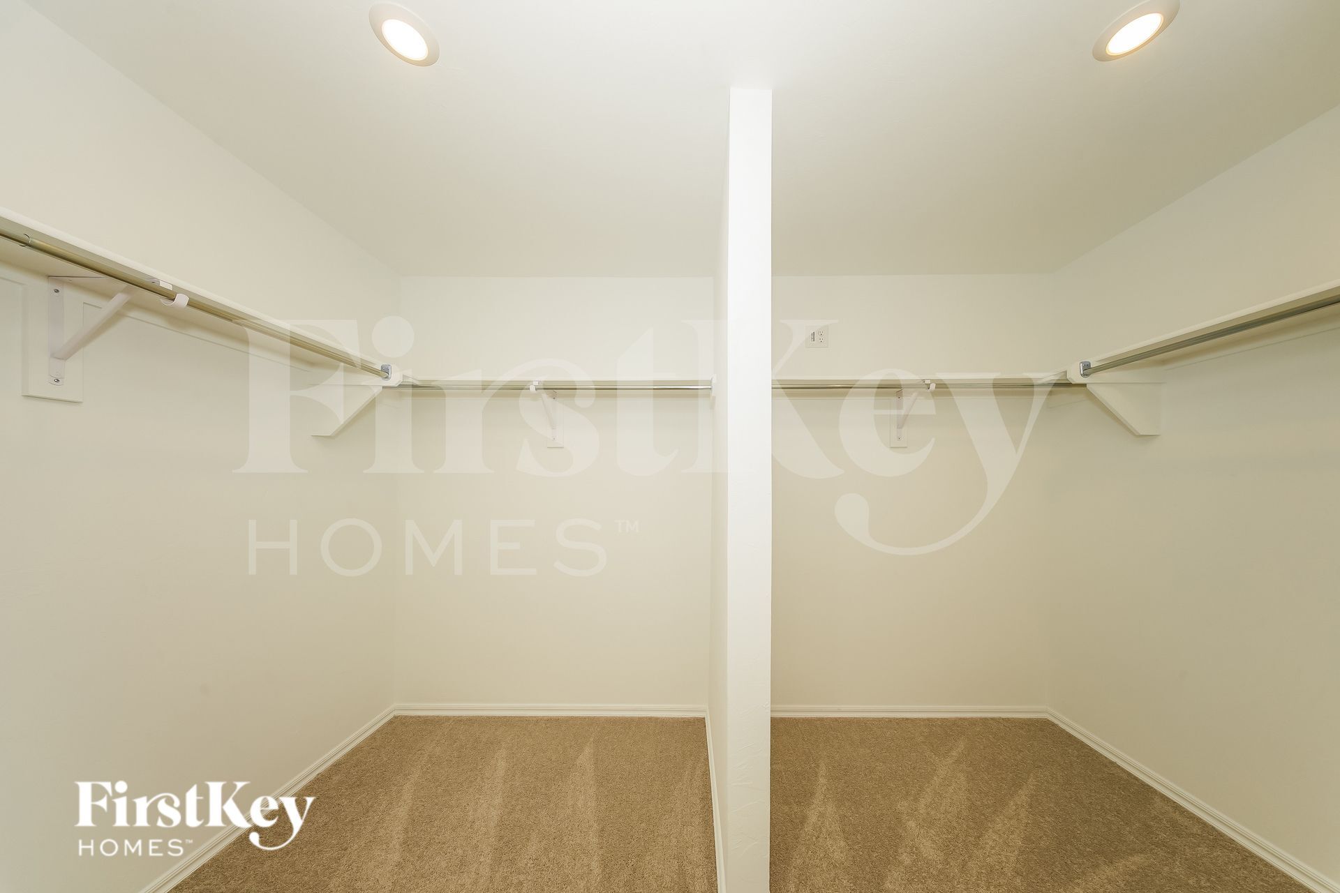 Building Photo - 441 Labelle Ln