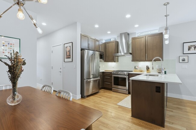 Building Photo - 1497 W 44th Ave