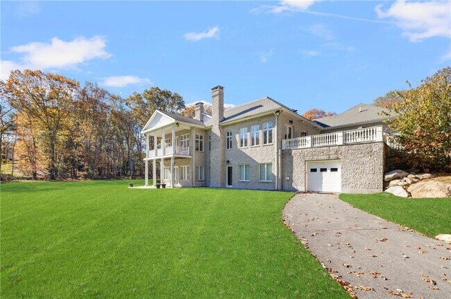 Building Photo - 524 Tillinghast Rd