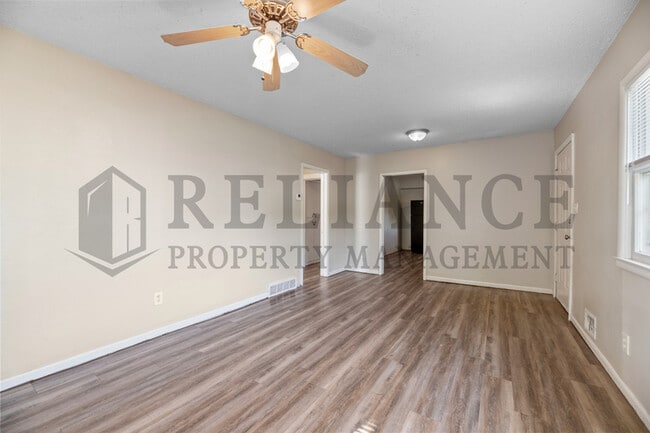 Building Photo - 317 W Kinkaid Ave