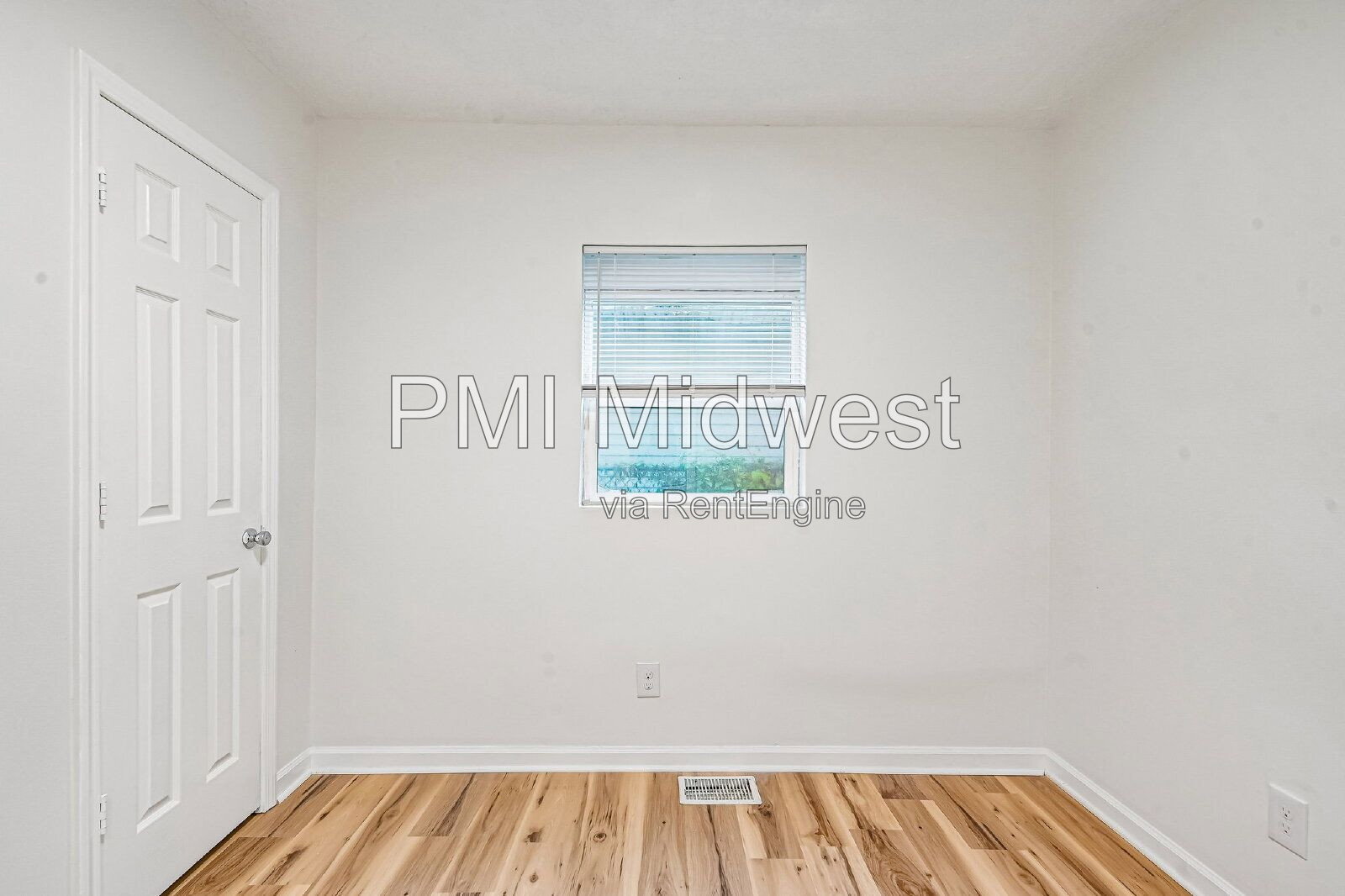 Building Photo - 3118 W 9th St