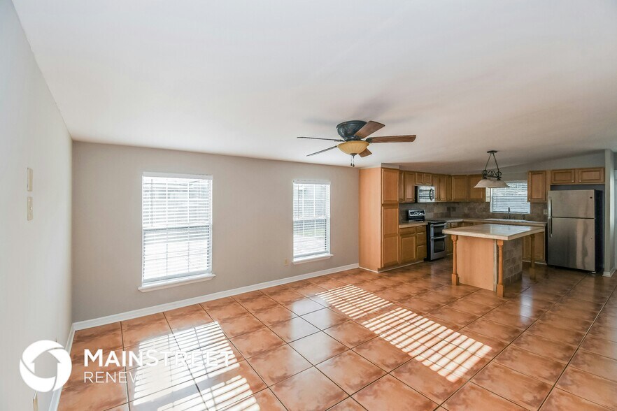 Building Photo - 2130 Liscard Rd W