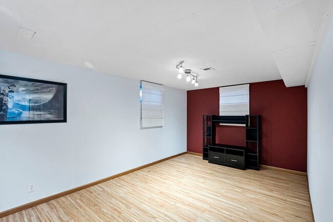 Building Photo - 10853 Pearl Ct