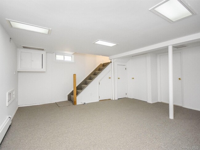 Building Photo - 121 Hillcrest Ave