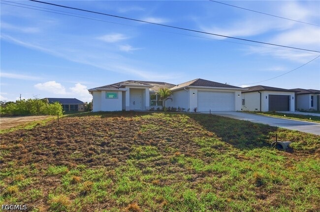 Building Photo - 2105 NE 1st Ave