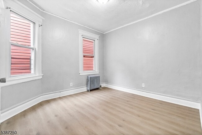 Building Photo - 91 Aldine St