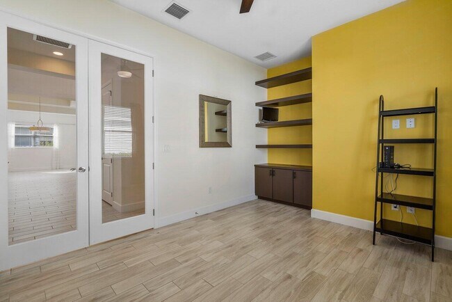 Building Photo - 15964 Whippoorwill Cir