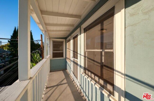 Building Photo - 3008 3rd St
