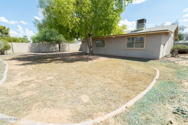 Building Photo - 3642 W Carla Vista Dr