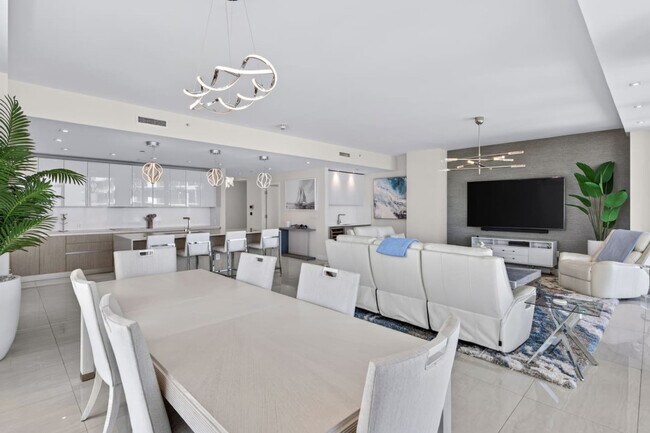 Building Photo - 3100 N Ocean Dr