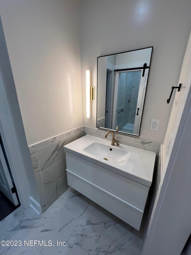 Building Photo - 1541 Riverside Ave